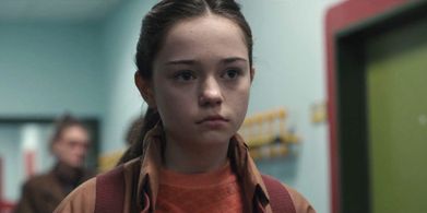 Ella Lee in Dark (2017)