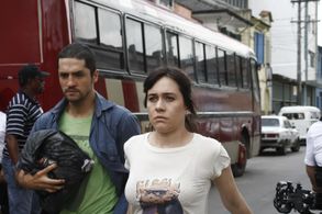 Alessandra Negrini and Fernando Alves Pinto in Two Rabbits (2012)