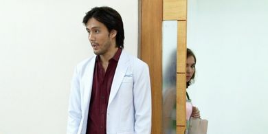 Rafa Siguion-Reyna and Kyline Alcantara in Kambal, karibal (2017)