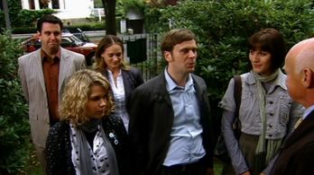 Sonsee Neu, Dietrich Hollinderbäumer, Matthias Matschke, Bastian Pastewka, Bettina Lamprecht, and Cristina do Rego in Pa