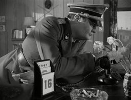 Alfred Schieske in Odette (1950)