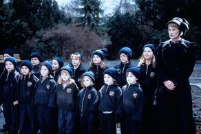 Lea Mornar in Love Your Neighbour! (1998)