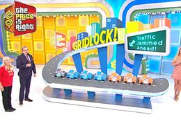 Drew Carey and Rachel Reynolds in The Price Is Right (1972)