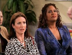 Mimi Rogers and Kim Coles in The Geena Davis Show (2000)