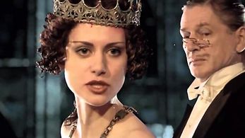 Aleksandr Abdulov and Anna Kovalchuk in Master i Margarita (2005)