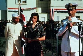 Peter Harlowe, Jane Myerson, and Roshan Seth in Gandhi (1982)