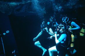 Corinne Foxx, Sistine Rose Stallone, Brianne Tju, and Sophie Nélisse in 47 Meters Down: Uncaged (2019)