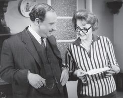 Costa Ferreira and Eva Todor in Pão, Amor e... Totobola (1964)