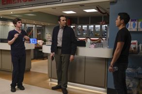 Freddie Highmore and Ricky He in The Good Doctor (2017)