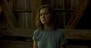 Haley Lu Richardson and Erin Allegretti in Columbus (2017)