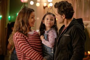 Jennifer Garner, Edgar Ramírez, and Everly Carganilla
