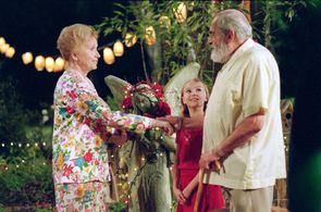 Eva Marie Saint, B.J. Hopper, and AnnaSophia Robb in Because of Winn-Dixie (2005)