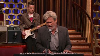 Jeff Bridges and Quinn Sullivan in Conan (2010)