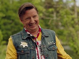 Per Svensson in Welcome to Sweden: Pilot: Day One/Välkommen (2014)