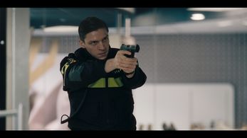 Still from THE GOLDEN HOUR (2022)