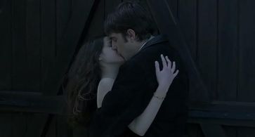 Libero De Rienzo and Roxane Mesquida in Fat Girl (2001)