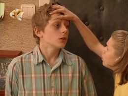 Aleksandr Gorchilin and Darya Melnikova in Papiny dochki (2007)