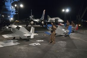 Jen Hudak, Jessica Graf, and Henry Zhang in The Amazing Race (2001)