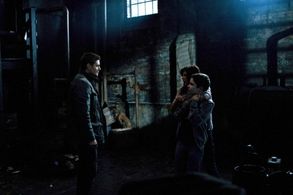 Jensen Ackles, Cindy Sampson, and Nicholas Elia in Supernatural (2005)