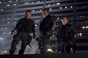 Oded Fehr, Zack Ward, and Stefen Hayes in Resident Evil: Apocalypse (2004)