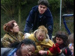 Ingrid Afia, Samantha Bennis, Barbara Gozens, Marjolein Keuning, Funda Müjde, and Köksal Nurdogan in Vrouwenvleugel (199