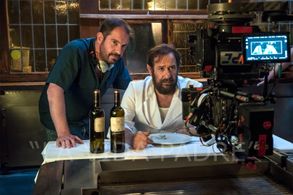 Karra Elejalde and Joaquín Mazón in Two Many Chefs (2022)