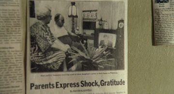 Catherine Scorsese and Charles Scorsese in Taxi Driver (1976)