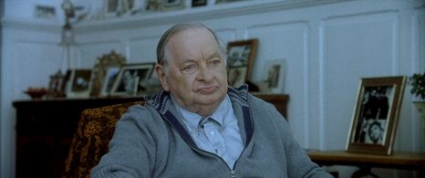 Jean-Paul Roussillon in A Christmas Tale (2008)