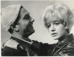 Nino Manfredi and Catherine Spaak in La parmigiana (1963)