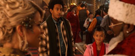 Lucille, Ludacris, Madison Skye Validum, Zulay Henao, and Lil Rel Howery in Dashing Through the Snow (2023)