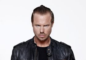 Thijs Römer in The Neighbors (2014)