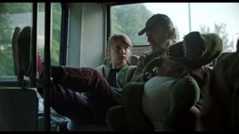 László Szacsvay and Lilla Kizlinger in Valami madarak (2023)