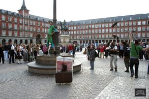 Tomás Pozzi, Javier Botet, and Jaime Fidalgo in Marioneta ciega (2013)