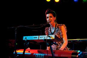 Jannette Bloom live at the Roxy with White Lights