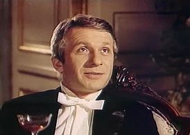 Evgeniy Papernyy in Pust on vystupit (1981)