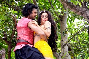 Madhurima Tuli and Vishal Aditya Singh in Chandrakanta (2017)