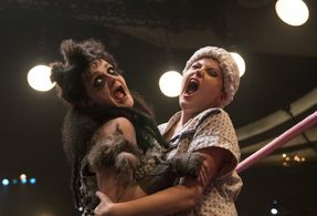 Kimmy Gatewood and Gayle Rankin in GLOW (2017)