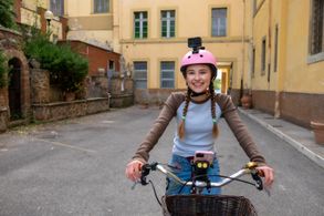 Kensington Tallman as Lucy in Home Sweet Rome