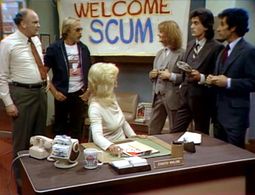 Loni Anderson, Michael Des Barres, Peter Elbling, Jim Henderson, Howard Hesseman, and Gordon Jump in WKRP in Cincinnati 