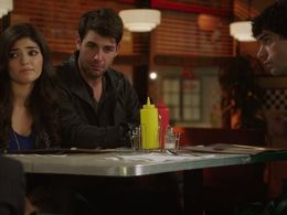 Hamish Linklater, James Wolk, and Amanda Setton in The Crazy Ones (2013)