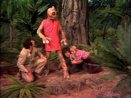 Kathy Coleman, Walker Edmiston, Wesley Eure, Spencer Milligan, and The Krofft Puppets in Land of the Lost (1974)