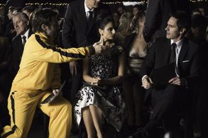 Mauricio Ochmann and Aislinn Derbez in A la mala (2015)