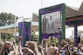 Toby Onwumere in Sense8 (2015)