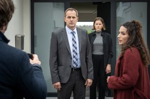 Stephan Schad, Steffen Schroeder, Amy Mußul, and Llewellyn Reichman in Leipzig Homicide (2001)