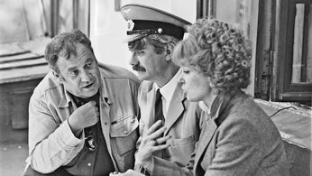 Lyudmila Gurchenko, Nikita Mikhalkov, and Eldar Ryazanov in A Railway Station for Two (1983)