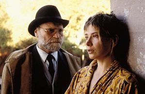 Vladas Bagdonas and Yuliya Vysotskaya in House of Fools (2002)
