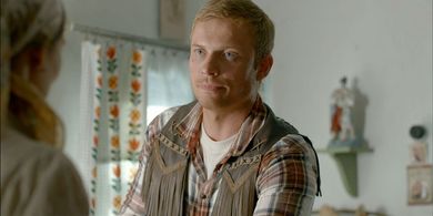 Anton Pampushnyy in Bednaya Liz (2013)