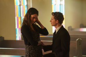 Sarah Pidgeon and Johnny Berchtold in Tiny Beautiful Things (2023)