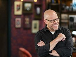 Alton Brown in Good Eats: The Return (2019)