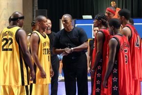 Anthony Mackie and Philip Champion in Crossover (2006)